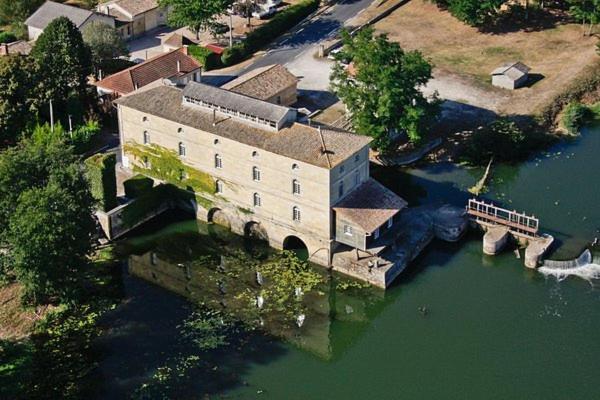 maison calme avec parking gratuit Saint-Medard-de-Guizieres Extérieur photo