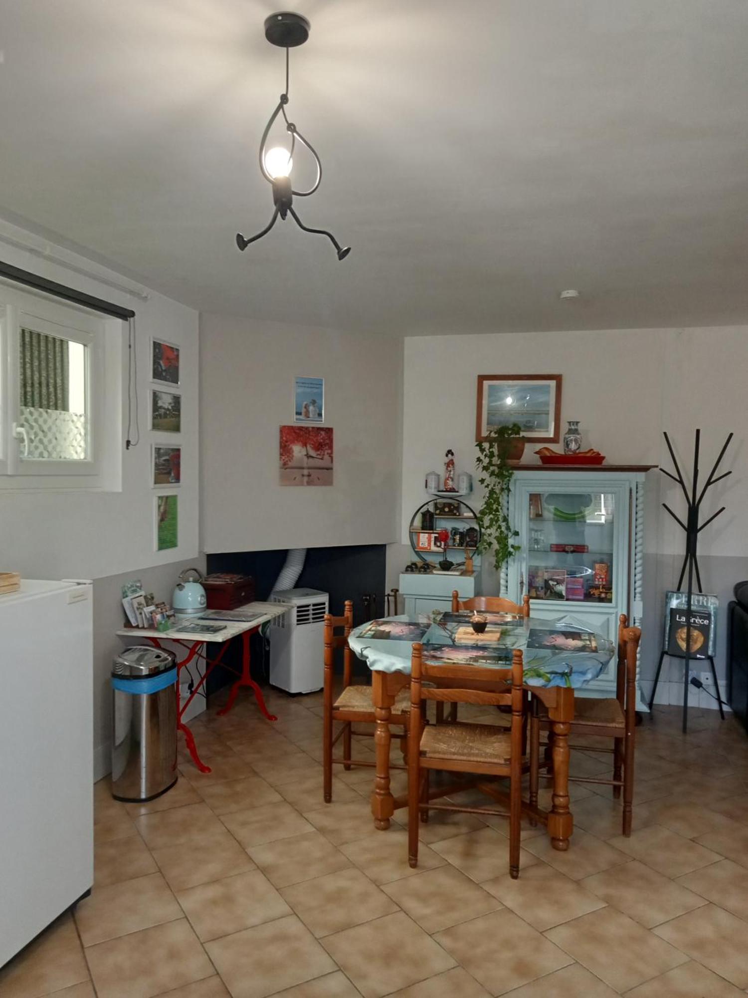 maison calme avec parking gratuit Saint-Medard-de-Guizieres Extérieur photo