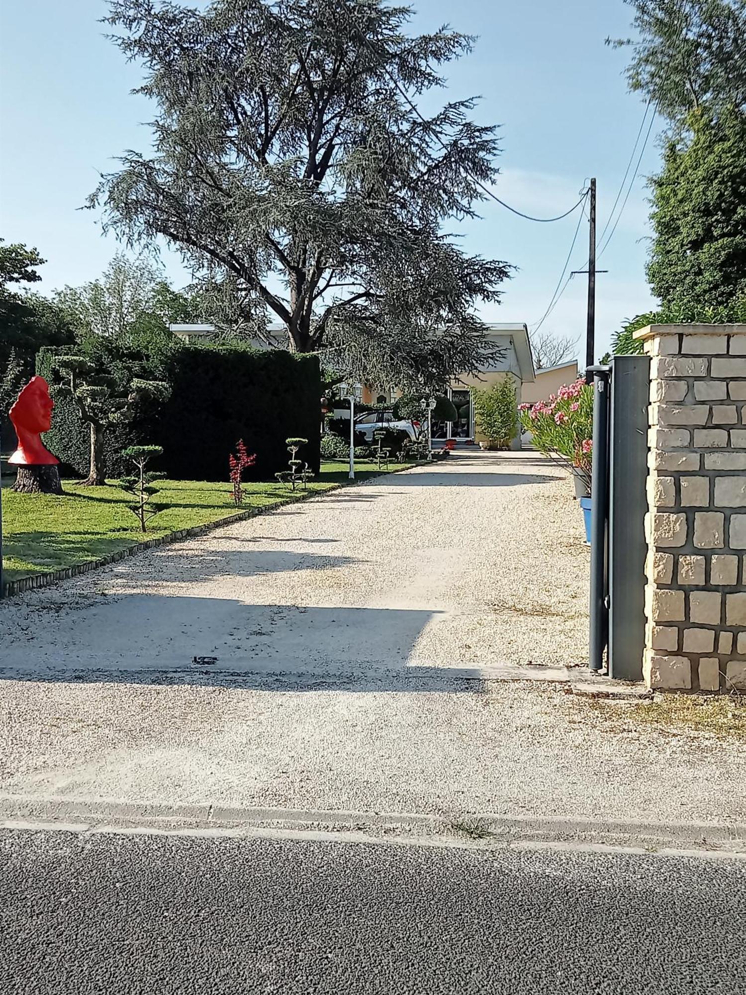 maison calme avec parking gratuit Saint-Medard-de-Guizieres Extérieur photo